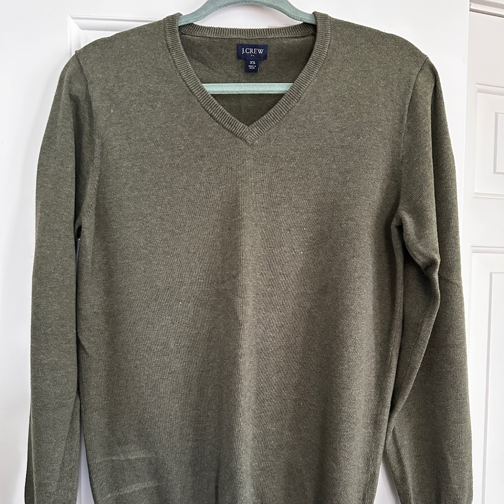 Vintage J Crew Men's XS V-Neck Sweater in Olive Green